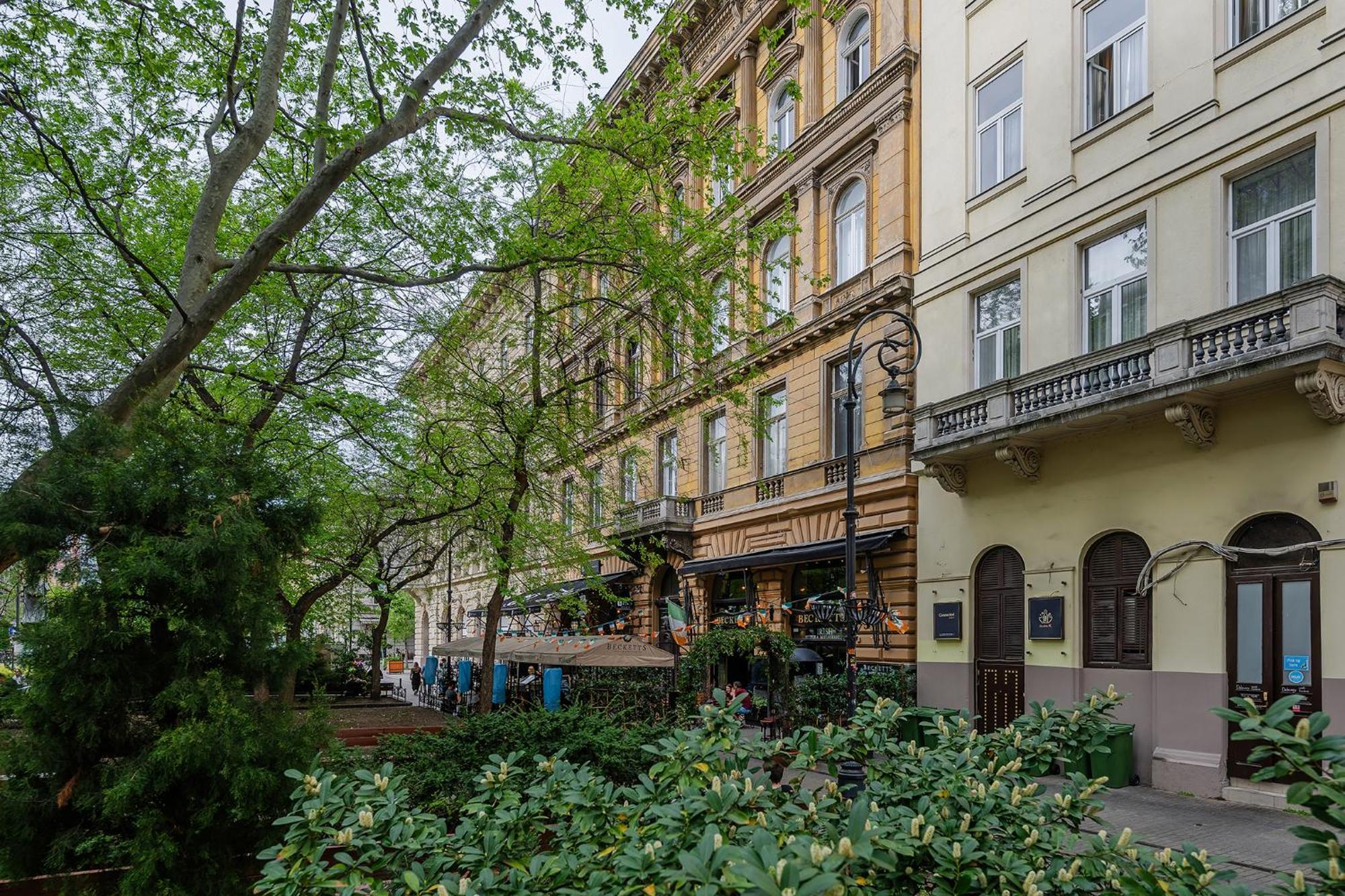 Liszt Modern Chic Apartment Budapest Bagian luar foto